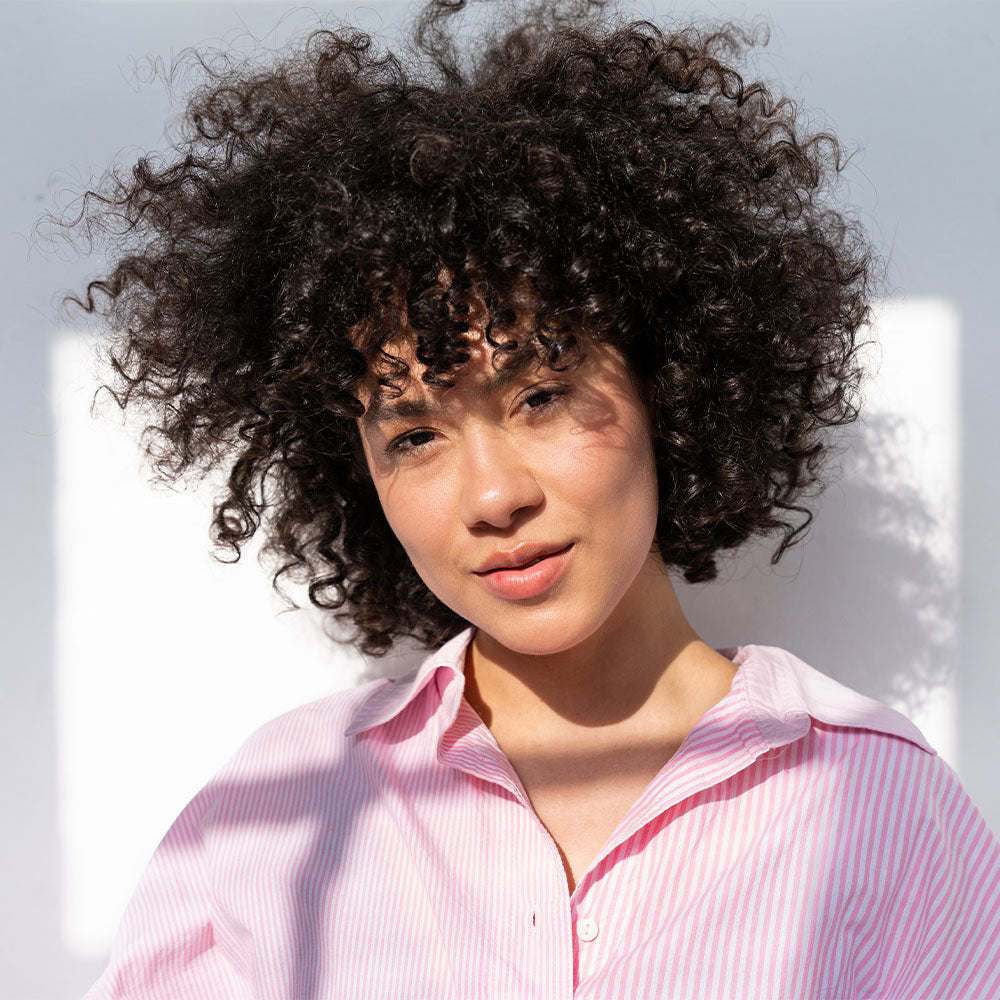 Haargroei bij krullend haar: alles wat je moet weten over de haargroeicyclus